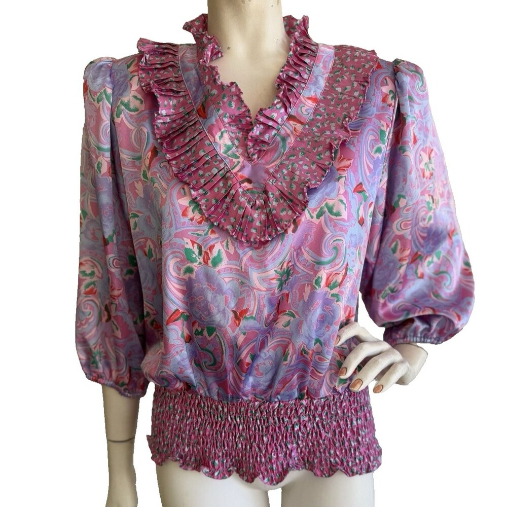 SUSAN FREIS Top VTG Lavender Pink Ruffled Smocked Blouse with tiny flaw Size M